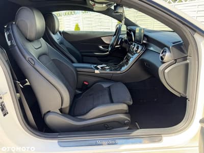 Mercedes-Benz Klasa C 220 d 4-Matic 9G-TRONIC — zdjęcie 5