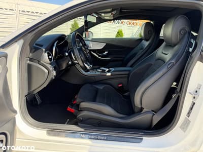 Mercedes-Benz Klasa C 220 d 4-Matic 9G-TRONIC — zdjęcie 8
